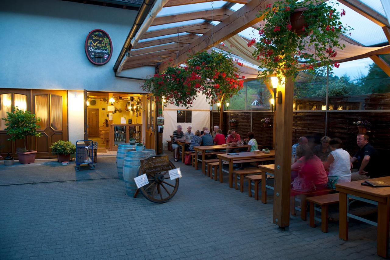 Weingut & Strausswirtschaft Vogel Apartman Vogtsburg Kültér fotó